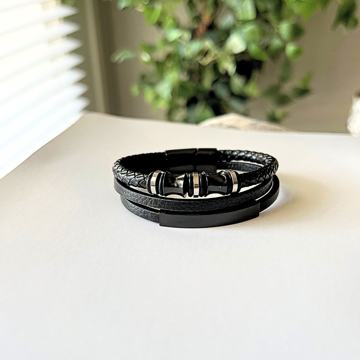 Magnetic Buckle Men's Leather Bracelet